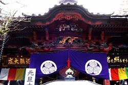 龍や虎の彫り物