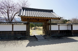 庭門